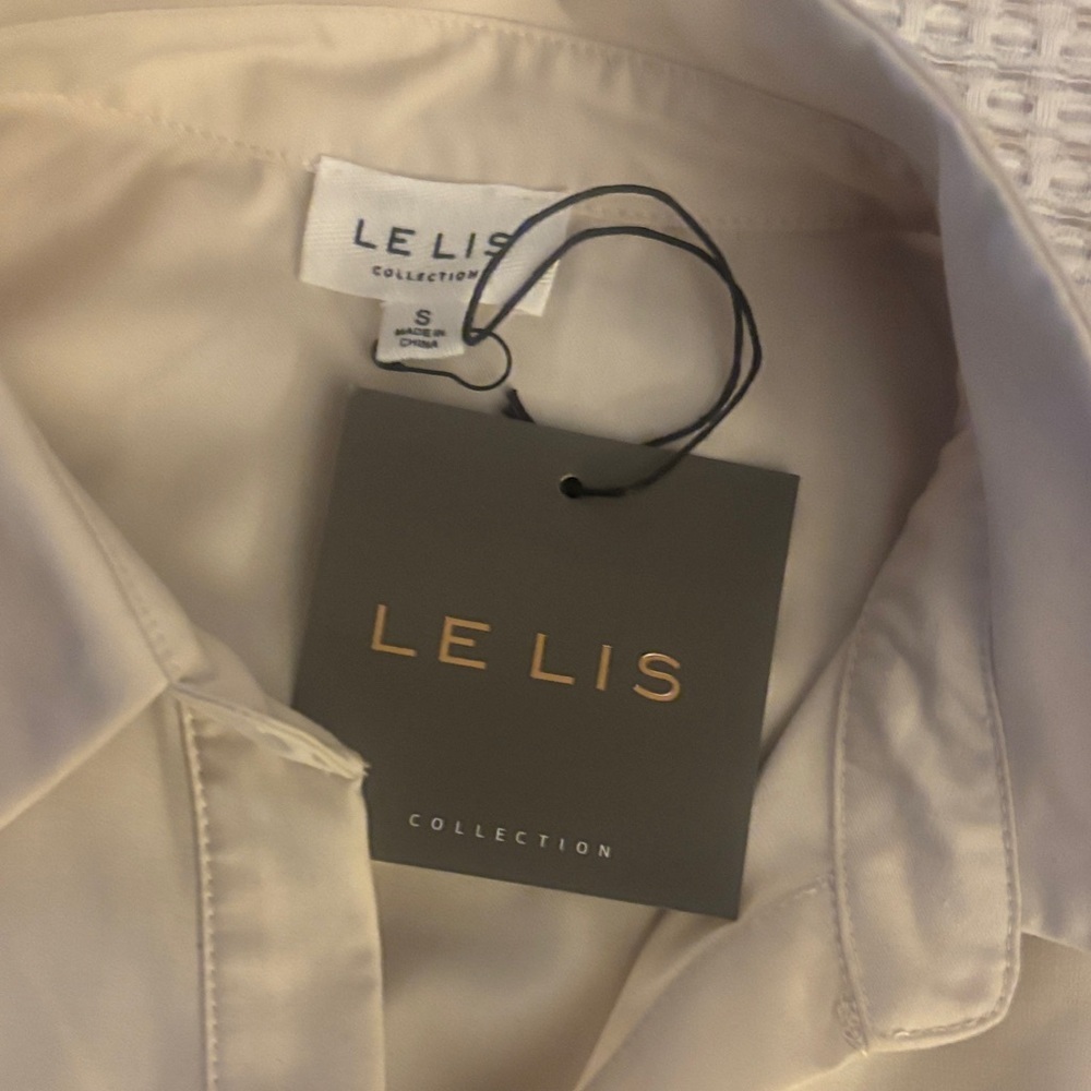 NWT - Le Lis Cream Two piece set off white - Picture 2 of 3